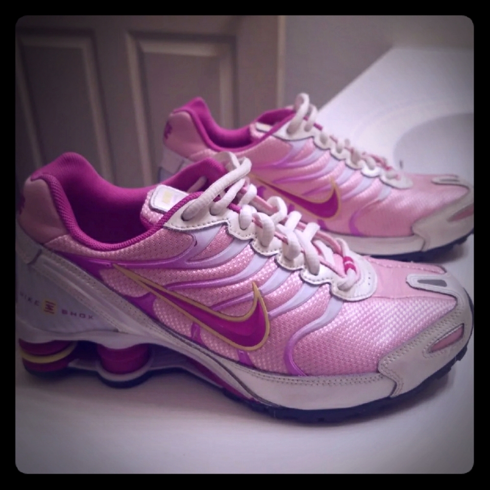 Woman's pink NIKE shox #318096-661